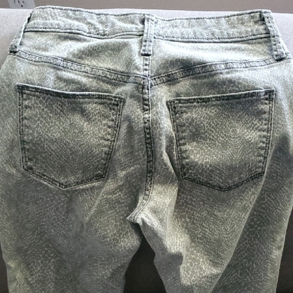 Universal Thread Denim Jeans Womens Size 0 Animal Print Pattern Patterned - Picture 7 of 13